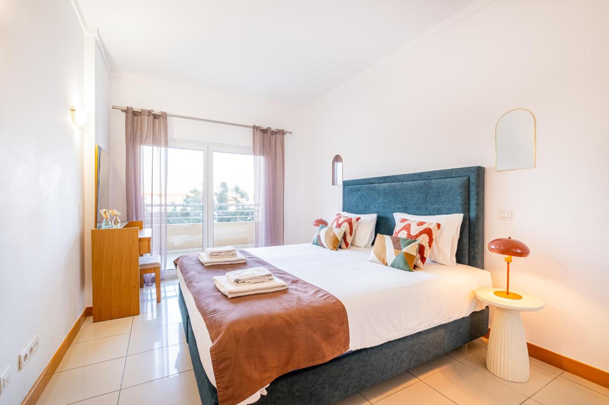 Ferienhaus Oura - Views Of Sea, Bay & Old Town