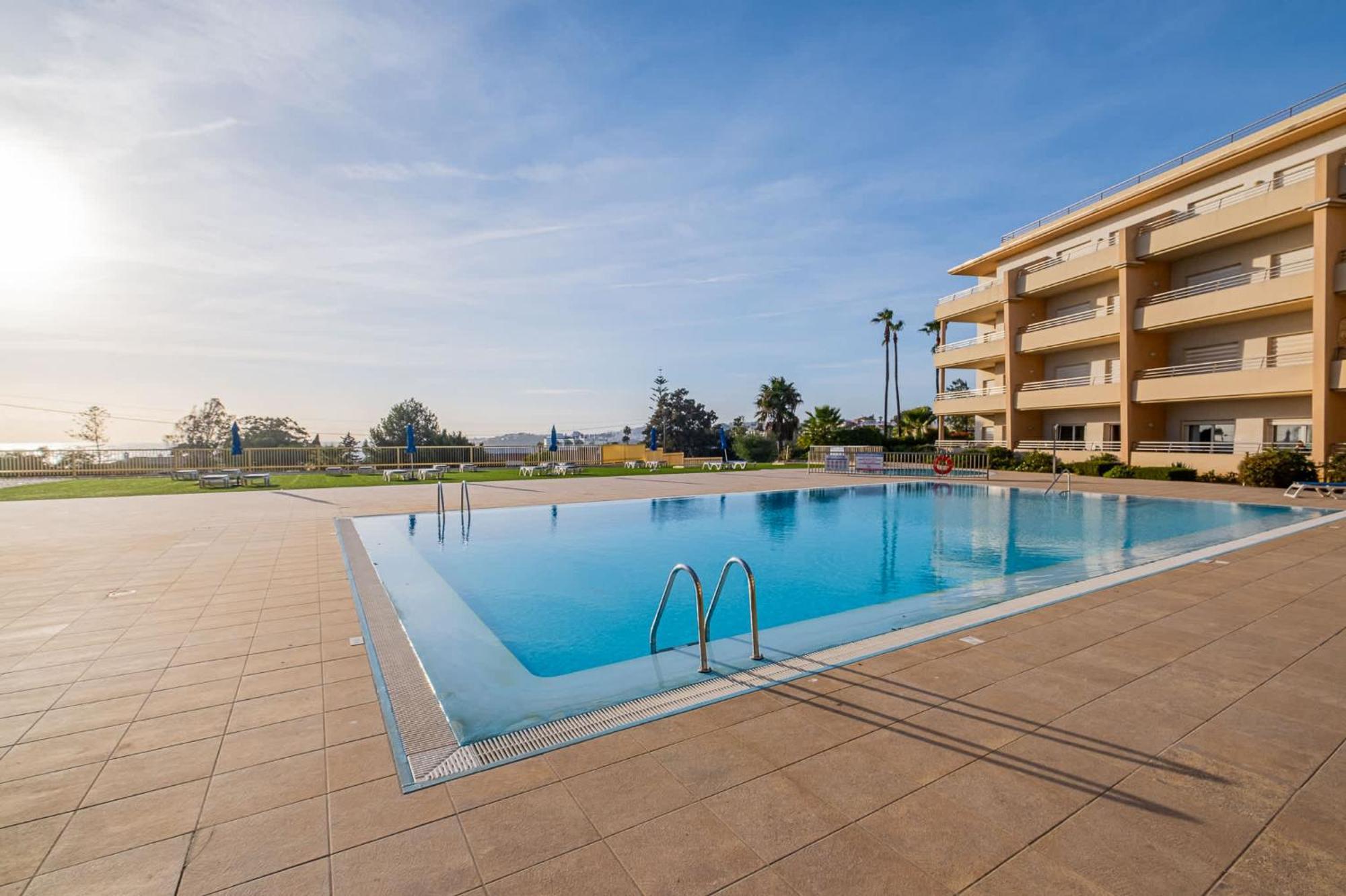 Oura - Views Of Sea, Bay & Old Town Albufeira